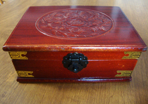 Portagioie legno intagliato