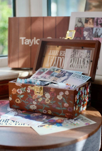 Taylor swift acoustic - taylor, eras